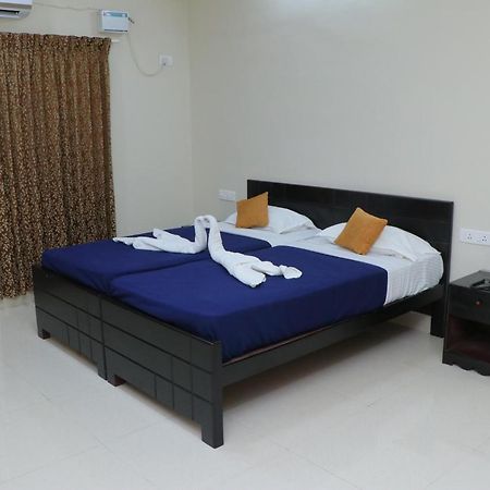 Hotel Tamilnadu -Trichy Tiruchirappalli Екстериор снимка
