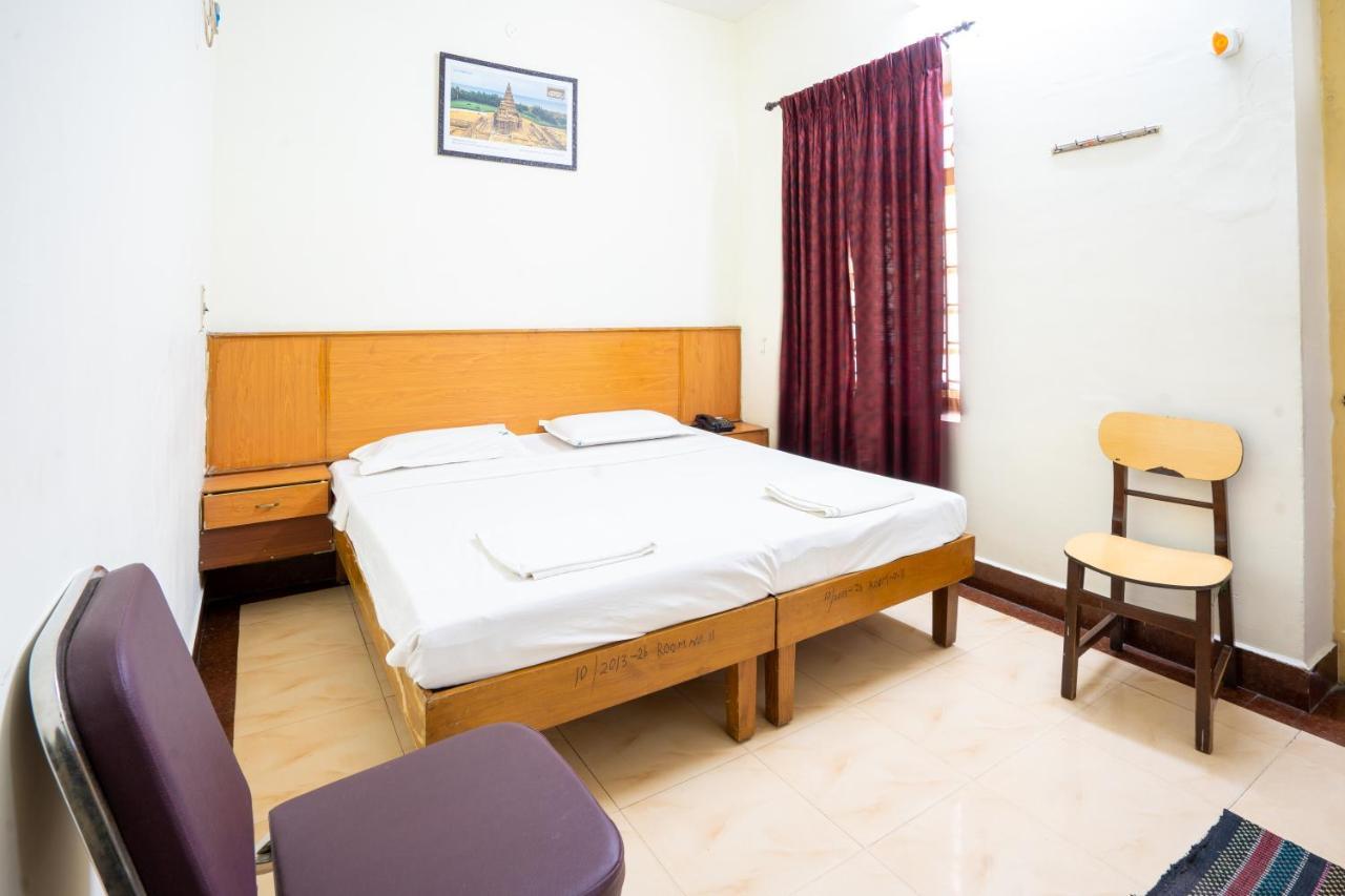 Hotel Tamilnadu -Trichy Tiruchirappalli Екстериор снимка